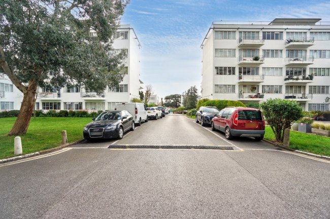 79 Pullman Court, Streatham Hill, London, SW2 4ST 2