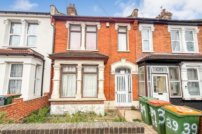 39 Shakespeare Crescent, East Ham, London, E12 6LL 10