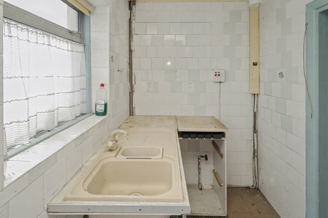 63 Goring Way, Greenford, UB6 9NW 8