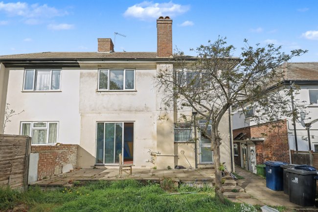 63 Goring Way, Greenford, UB6 9NW 8