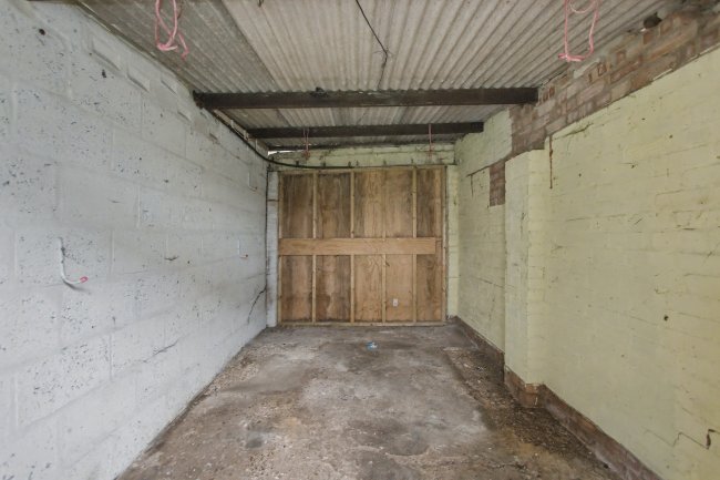 9 Orchardleigh Avenue, Enfield, EN3 5BG 5