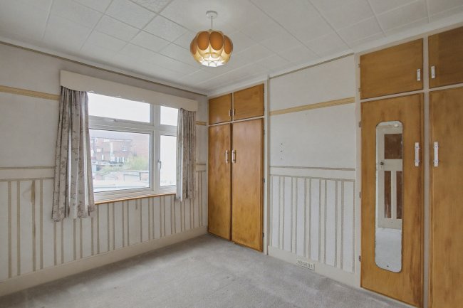 9 Orchardleigh Avenue, Enfield, EN3 5BG 5