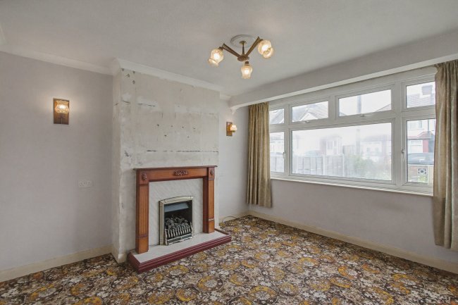 9 Orchardleigh Avenue, Enfield, EN3 5BG 5