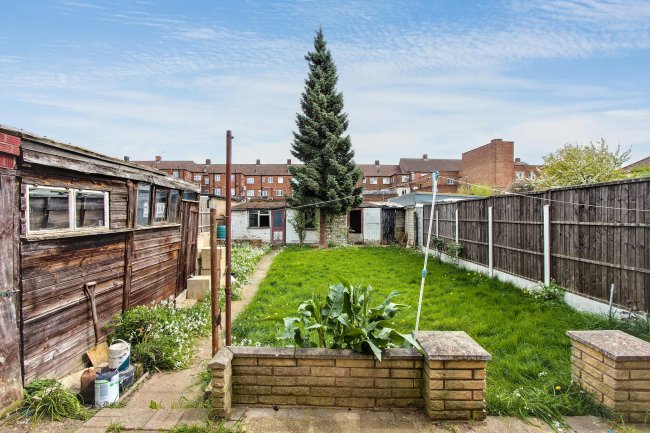 9 Orchardleigh Avenue, Enfield, EN3 5BG 5