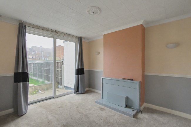 9 Orchardleigh Avenue, Enfield, EN3 5BG 5