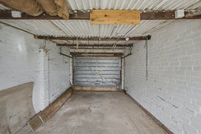 9 Orchardleigh Avenue, Enfield, EN3 5BG 5