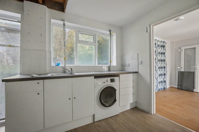 31 Nevill Road, Snodland, Kent, ME6 5HX 2