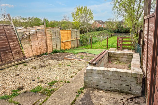 19 Westmead Terrace, Chippenham, Wiltshire, SN15 3DU 2