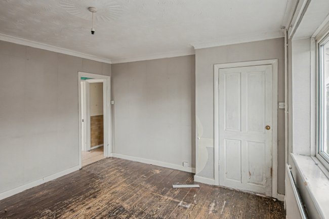 19 Westmead Terrace, Chippenham, Wiltshire, SN15 3DU 2
