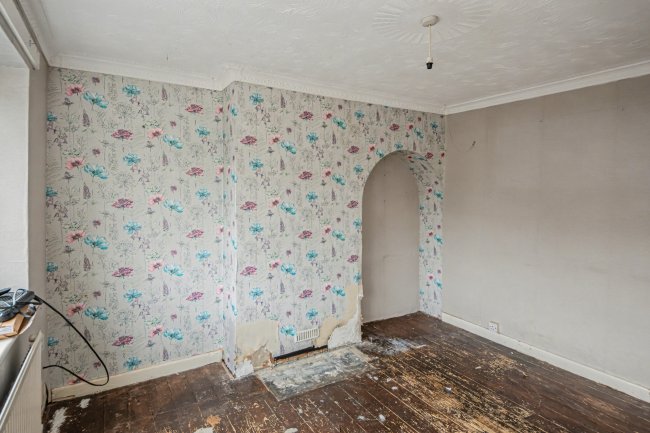 19 Westmead Terrace, Chippenham, Wiltshire, SN15 3DU 2