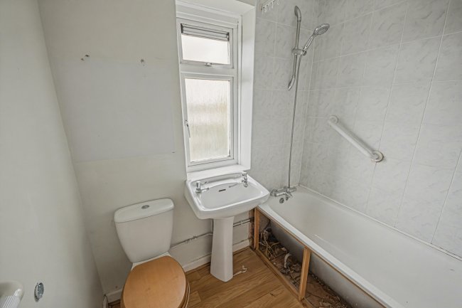 19 Westmead Terrace, Chippenham, Wiltshire, SN15 3DU 2