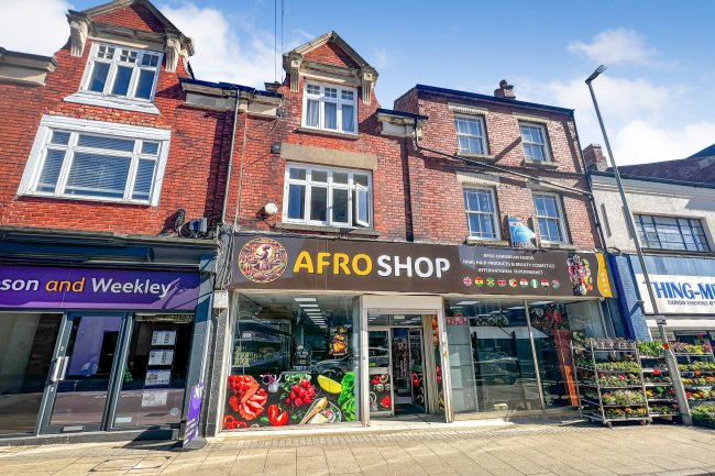 27-28 High Street, Rushden NN10 0PW 1