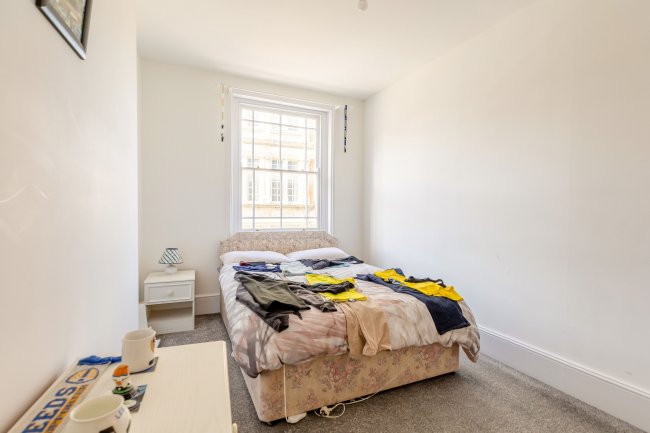 27-28 High Street, Rushden NN10 0PW 1