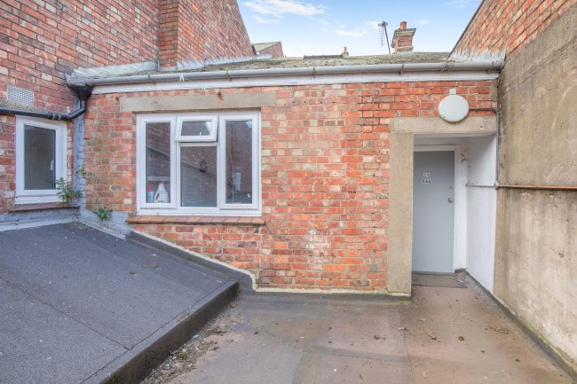 27-28 High Street, Rushden NN10 0PW 1