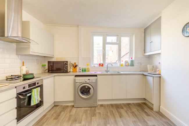 27-28 High Street, Rushden NN10 0PW 1