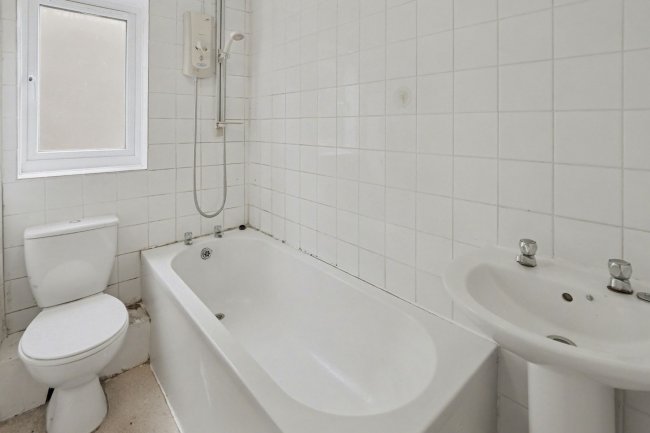 24 Gunn Close, Nottingham NG6 7DY 4