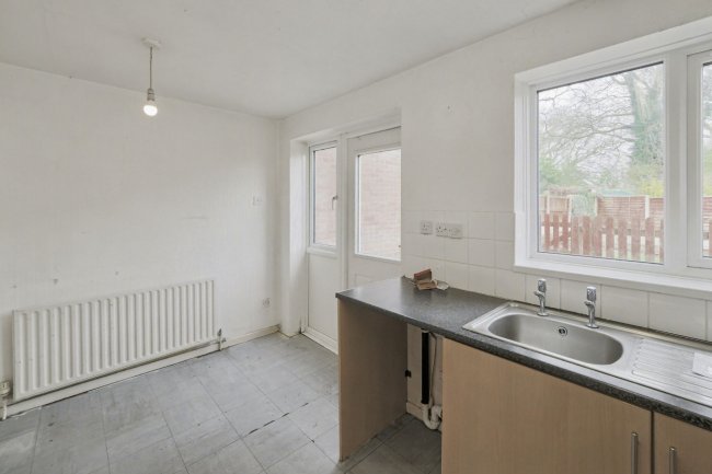 24 Gunn Close, Nottingham NG6 7DY 4