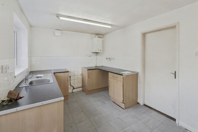 24 Gunn Close, Nottingham NG6 7DY 4