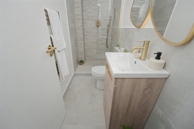 Flat B, 19 Hetley Road, Shepherds Bush, London W12 8BA 8