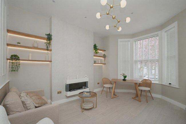 Flat B, 19 Hetley Road, Shepherds Bush, London W12 8BA 8