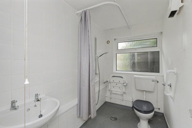 11 Royston Avenue, Spaldwick, Huntingdon, Cambridgeshire, PE28 0TH 4