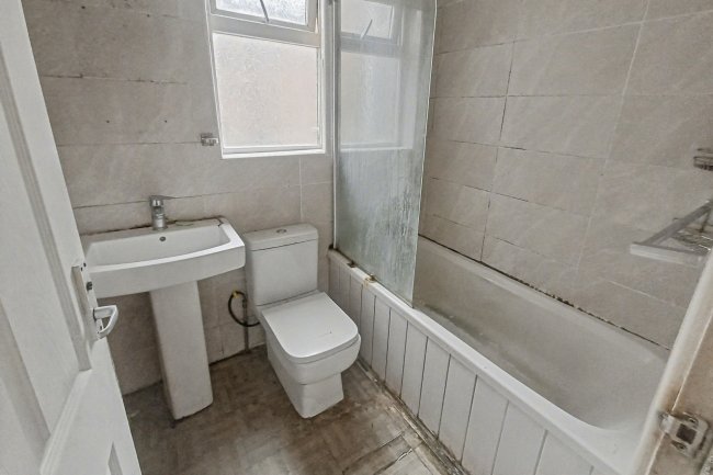 64 Greville Street, Manchester, Greater Manchester, M13 0YG 3