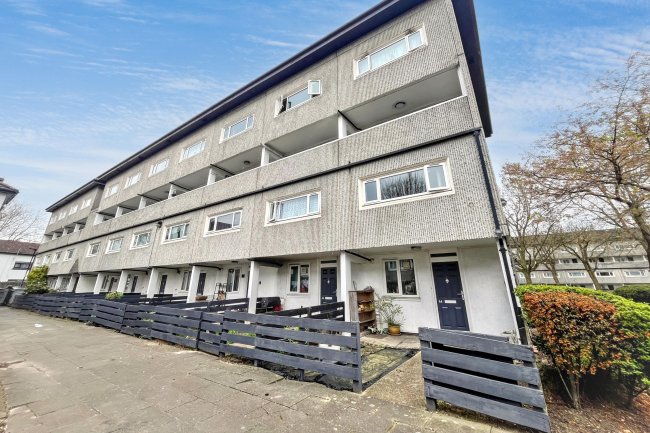 64 Raccoon Way, Hounslow, Middlesex, TW4 7PJ 1
