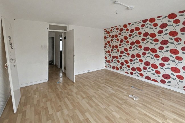 49 Raccoon Way, Hounslow, Middlesex, TW4 7PL 2