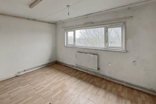 49 Raccoon Way, Hounslow, Middlesex, TW4 7PL 2