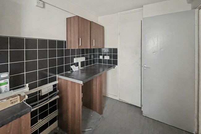 49 Raccoon Way, Hounslow, Middlesex, TW4 7PL 2