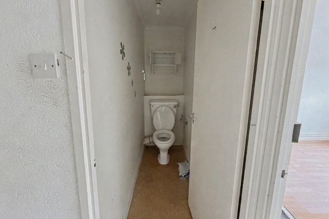 49 Raccoon Way, Hounslow, Middlesex, TW4 7PL 2