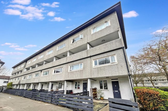 49 Raccoon Way, Hounslow, Middlesex, TW4 7PL 2