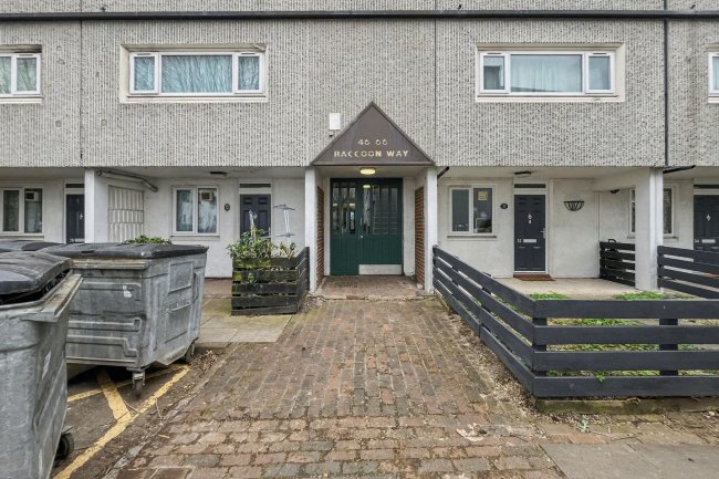 49 Raccoon Way, Hounslow, Middlesex, TW4 7PL 2