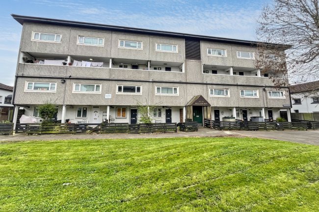 41 Raccoon Way, Hounslow, Middlesex, TW4 7PL 3