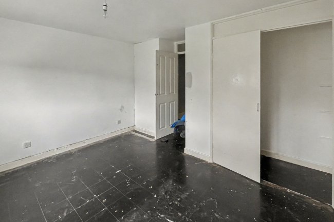 41 Raccoon Way, Hounslow, Middlesex, TW4 7PL 3