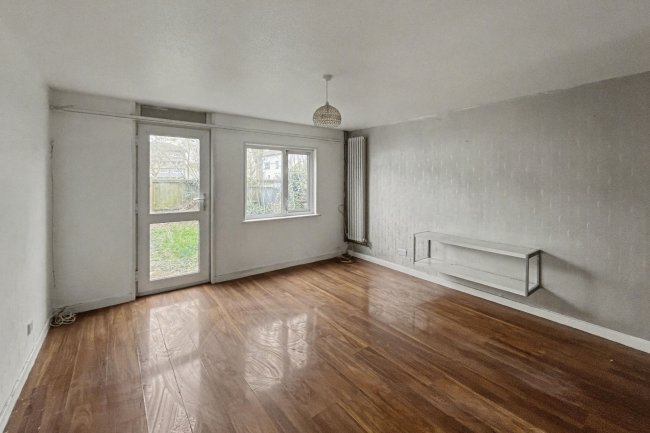 41 Raccoon Way, Hounslow, Middlesex, TW4 7PL 3