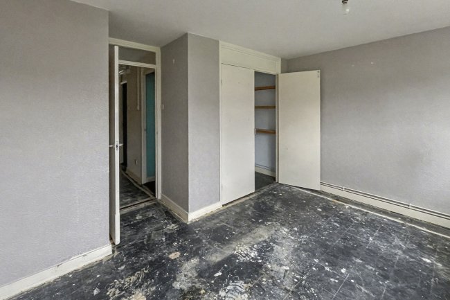 22 Marmot Road, Hounslow, Middlesex, TW4 7PR 8