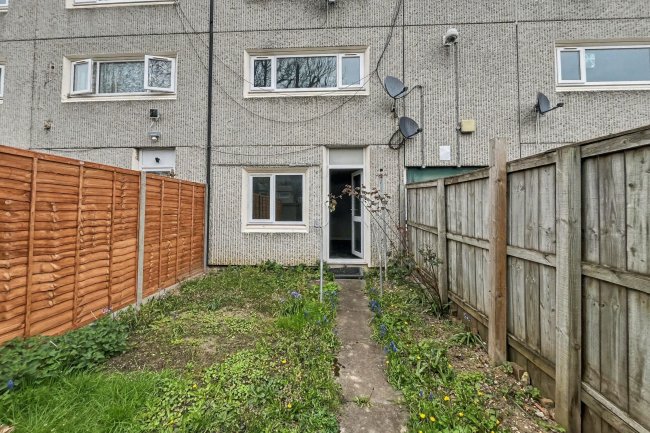 22 Marmot Road, Hounslow, Middlesex, TW4 7PR 8