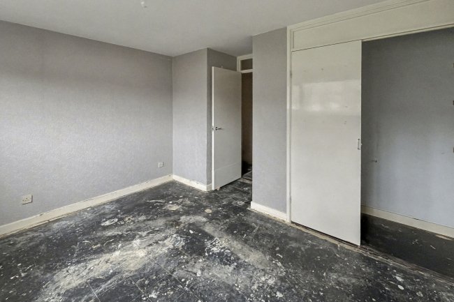 22 Marmot Road, Hounslow, Middlesex, TW4 7PR 8