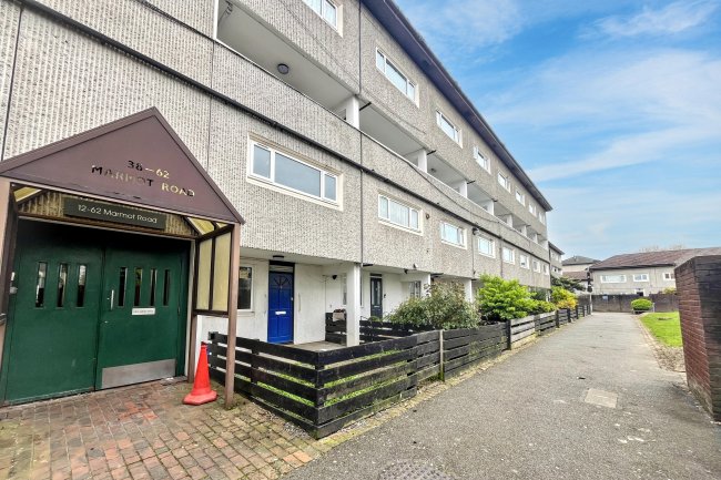 22 Marmot Road, Hounslow, Middlesex, TW4 7PR 8