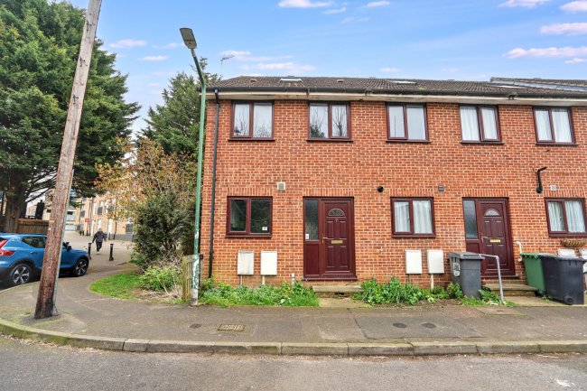7 Millstone Mews, South Darenth, Dartford, Kent, DA4 9HT 3