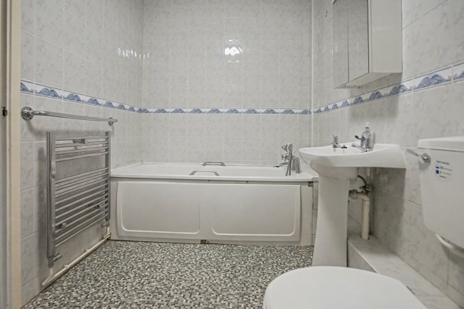 7 Millstone Mews, South Darenth, Dartford, Kent, DA4 9HT 3