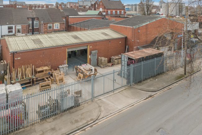 100&100a New Cleveland Street, Hull HU8 7HE 7