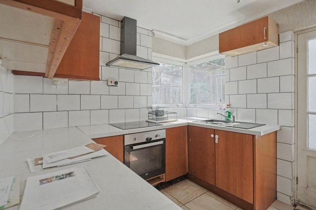 26 Hinton Crescent, Thornhill, Southampton, Hampshire, SO19 6GT 4