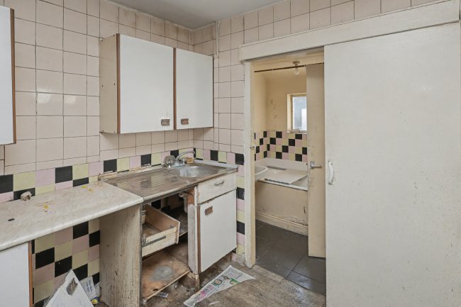 31 Garfield Road, Enfield, London, EN3 4RP 9