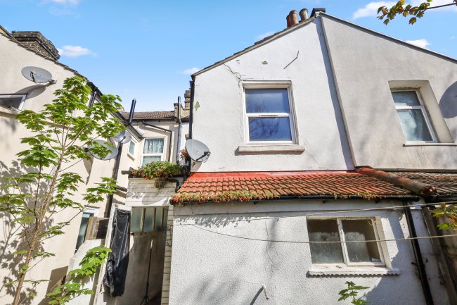 31 Garfield Road, Enfield, London, EN3 4RP 9