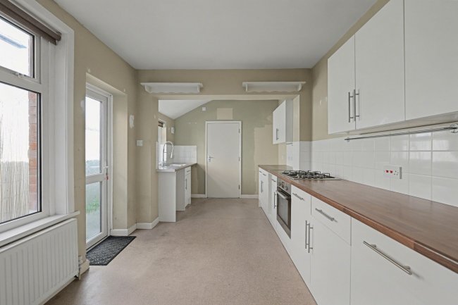 84 Parham Road, Gosport, PO12 4UE 3