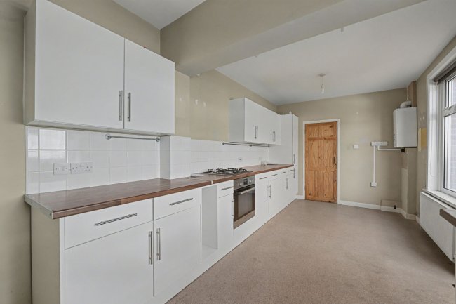 84 Parham Road, Gosport, PO12 4UE 3