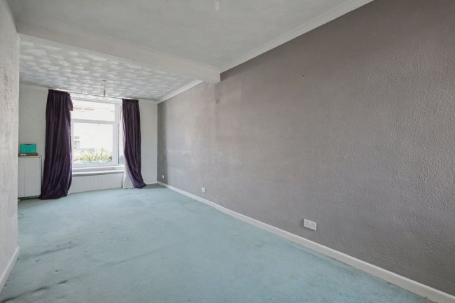 84 Parham Road, Gosport, PO12 4UE 3