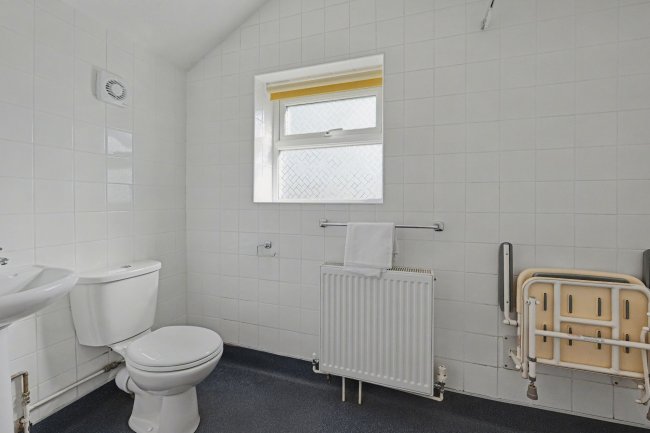 84 Parham Road, Gosport, PO12 4UE 3